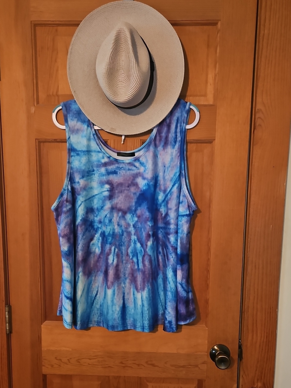 Tie-Dye Scoop Neck Tank Top in Blue and Purple